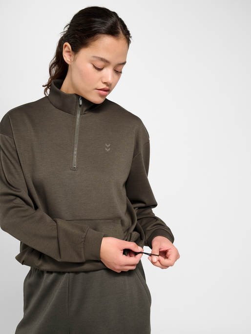 hmlYOGA SOFT HALFZIP W JACKET, MAJOR BROWN, model
