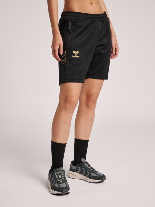 hmlCIMA XK SHORTS WOMAN, BLACK, model
