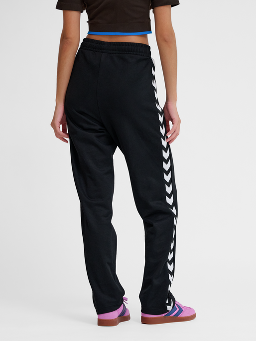 hmlARCHIVE REGULAR POLY PANTS, BLACK, model