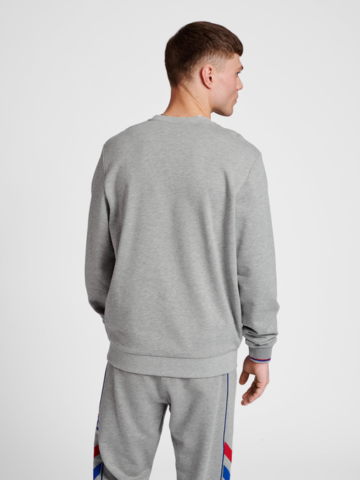 hmlIC DAYTON SWEATSHIRT, GREY MELANGE, model