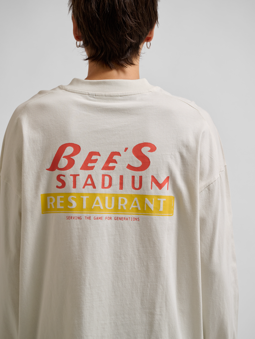 hmlLOOSE T-SHIRT L/S BEES STADIUM, TOFU, model