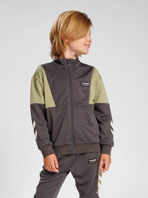 hmlMARTY ZIP JACKET, 1525, model