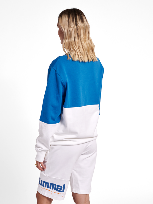 hmlLGC MANFRED SWEATSHIRT, WHITE, model