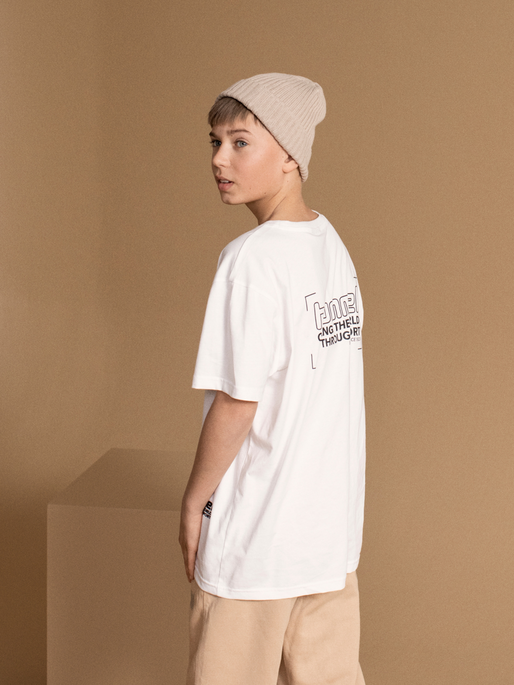 hmlPURE  BACK T-SHIRT S/S, 9806, model