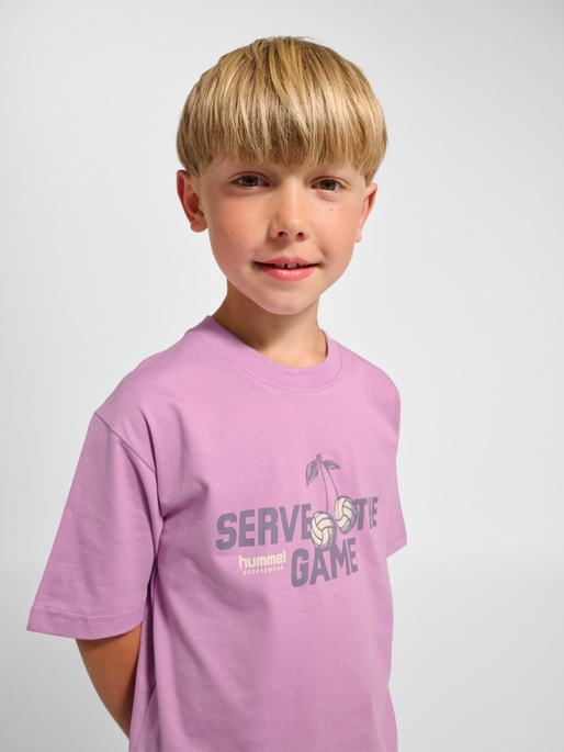 hmlJR LOOSE T-SHIRT S/S HS GRAPHIC, SMOKY GRAPE, model