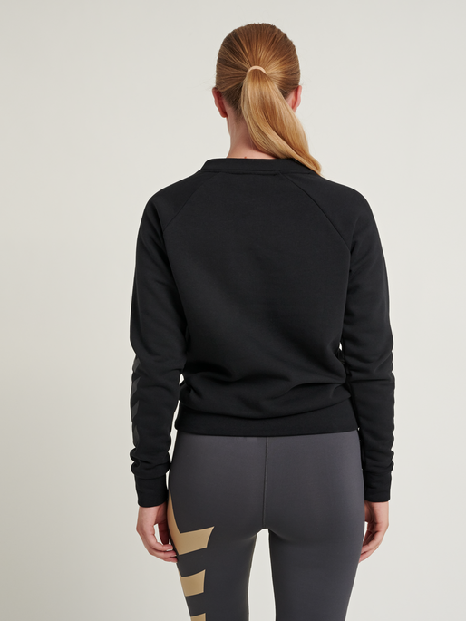 hmlNONI SWEATSHIRT, 2001, model