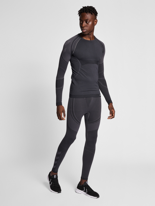 hmlMT OLLI SEAMLESS T-SHIRT L/S, BLACK/ASPHALT MELANGE, model