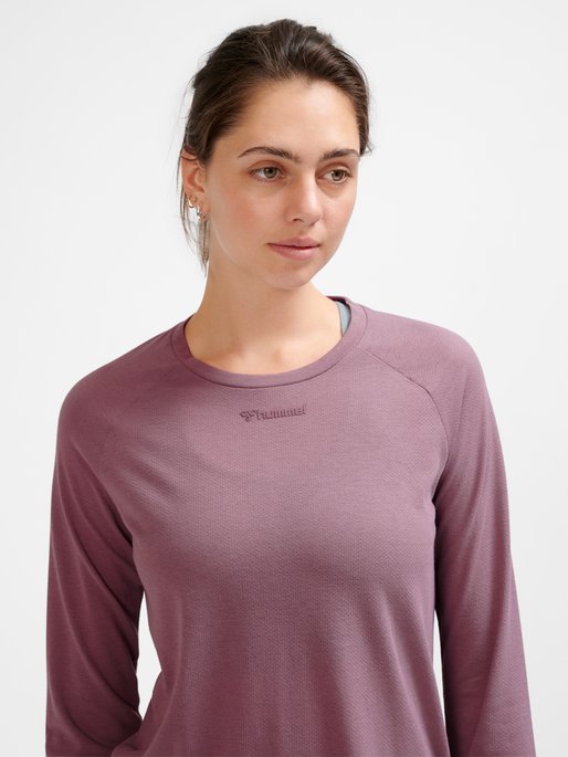 hmlMT VANJA T-SHIRT L/S, GRAPE SHAKE, model