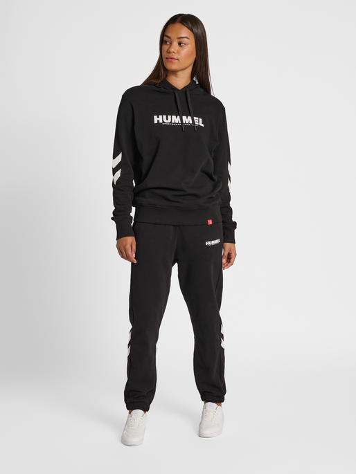hmlLEGACY LOGO HOODIE, BLACK, model