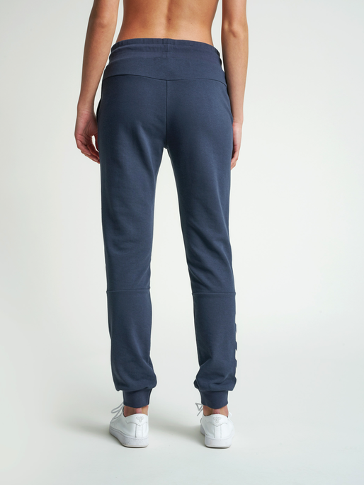 hmlNONI REGULAR PANTS, BLUE NIGHTS, model