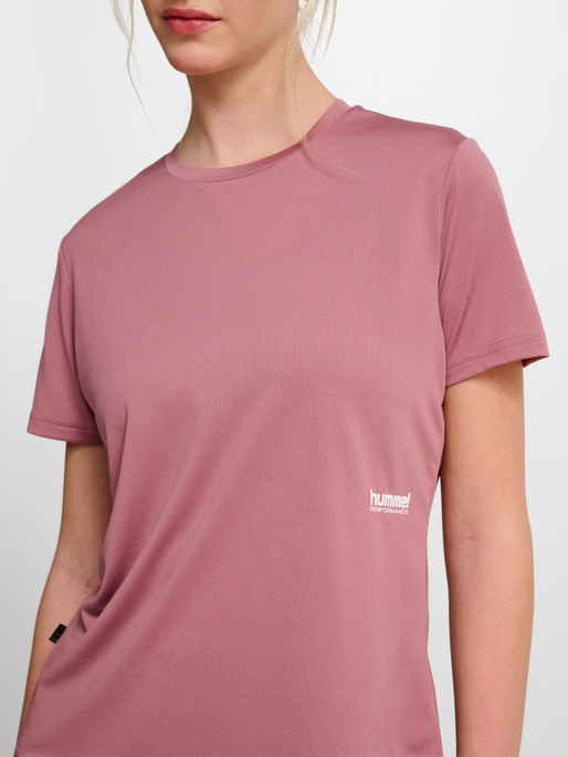 hmlPULSE WORKOUT W T-SHIRT S/S, WISTFUL MAUVE, model
