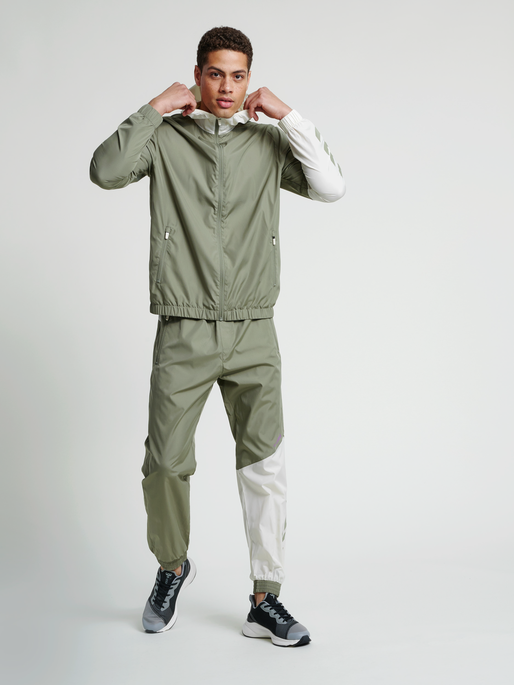 hmlSULLIVAN LOOSE  ZIP HOODIE, 8062, model