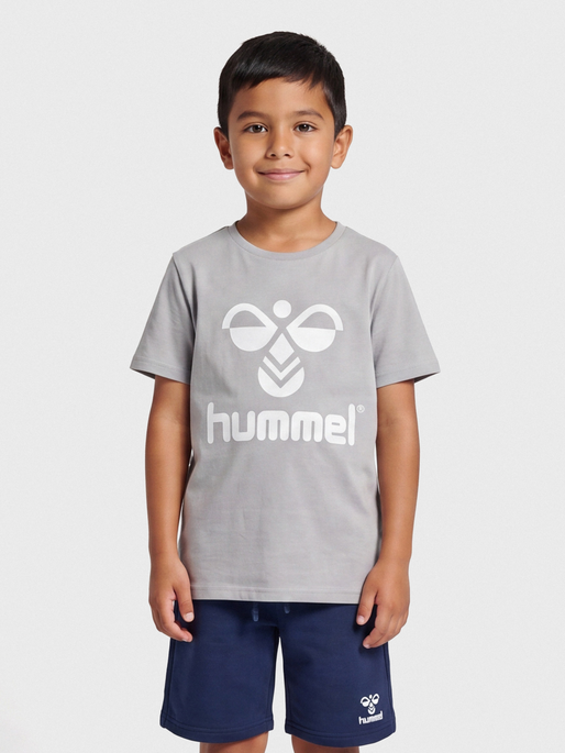hmlTRES T-SHIRT S/S, GREY MELANGE, model