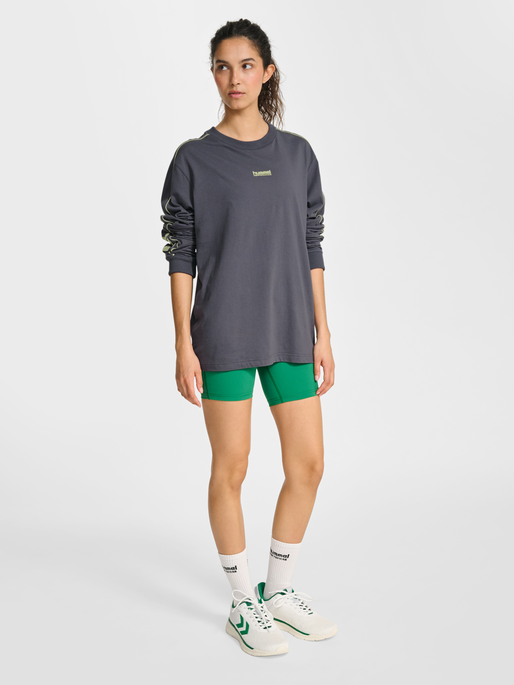 hmlPULSE PIPING T-SHIRT L/S, BLACKENED PEARL, model