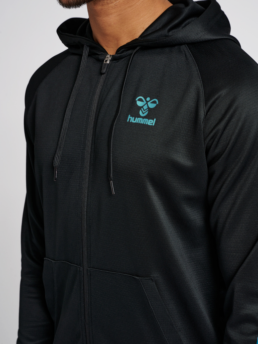 hmlGG12 ACTION ZIP HOODIE, 2951, model