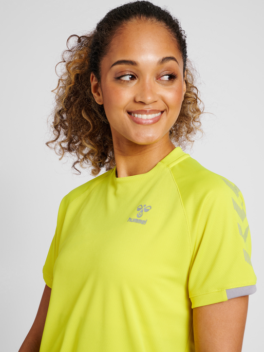 hmlGG12 ACTION JERSEY S/S WOMAN, SULPHUR SPRING, model