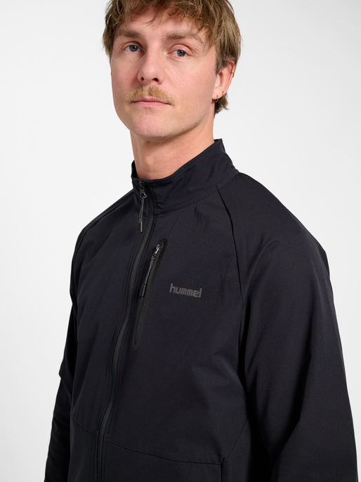 hmlTECH JACKET, BLACK, model