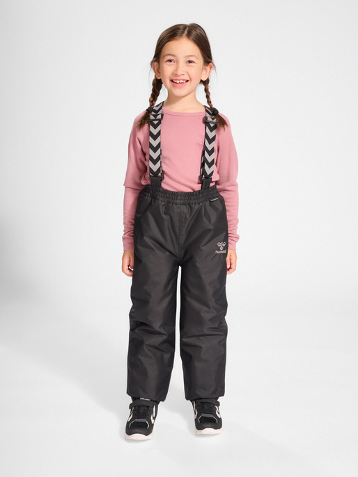 hmlSKI TEX SNOWPANTS, 2001, model