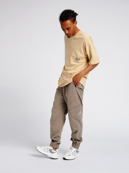 hmlTROOPER PANTS, 1452, model