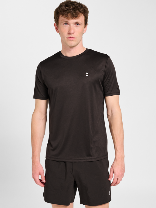 hmlPULSE TRAINING  T-SHIRT S/S, AFTER DARK, model