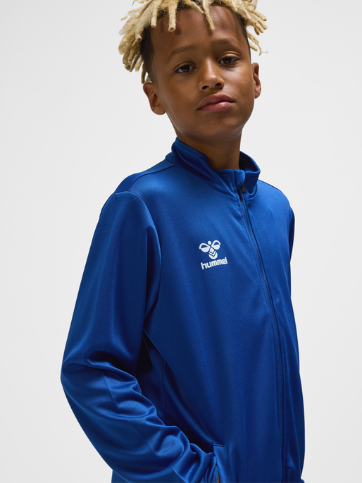 hmlESSENTIAL TRACK JACKET KIDS, TRUE BLUE, model