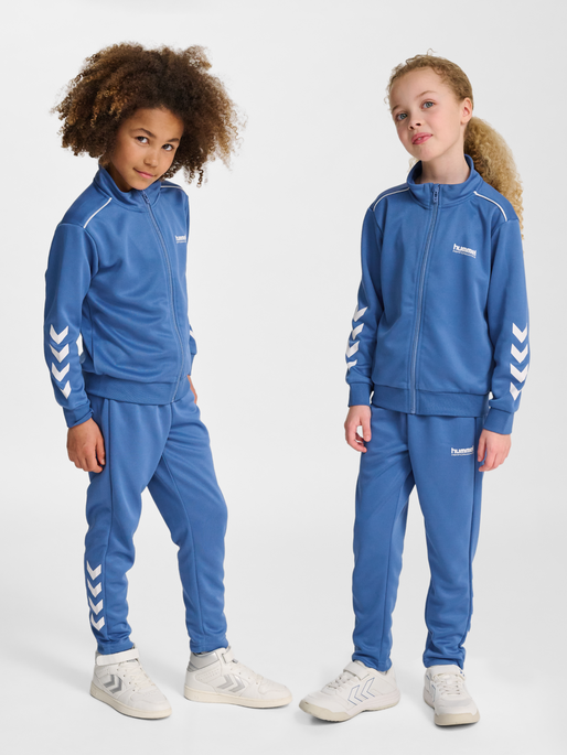 hmlJR TRACKSUIT, RIVERSIDE, model