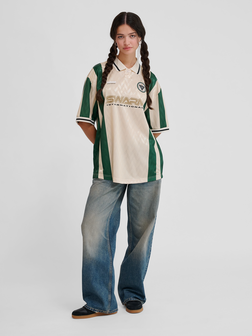 hmlLOOSE SOCCER JERSEY S/S, FOG, model