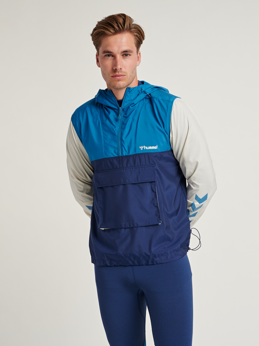 hmlAKELLO LOOSE HALF ZIP JACKET, 8370, model