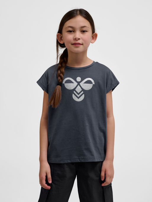 hmlDIEZ T-SHIRT S/S, PARISIAN NIGHT, model