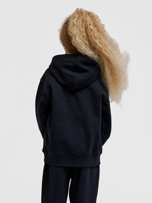 hmlCLEAN HOODIE, BLACK, model