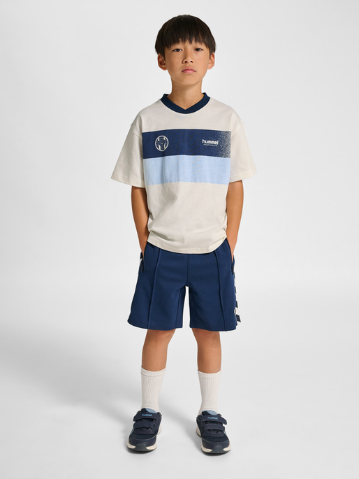 hmlJR LOOSE CHANGE T-SHIRT SS, BLANC DE BLANC, model