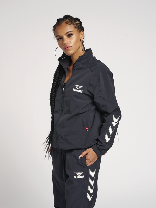 hmlNIKKI ZIP JACKET, DARK NAVY, model