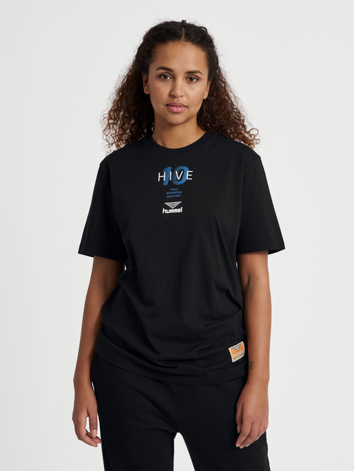 hmlHIVE AIDEN T-SHIRT, BLACK, model