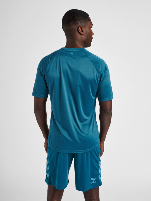 hmlCORE XK CORE POLY T-SHIRT S/S, BLUE CORAL, model