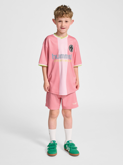 hmlJR LOOSE BALL  JERSEY S/S, PEONY, model