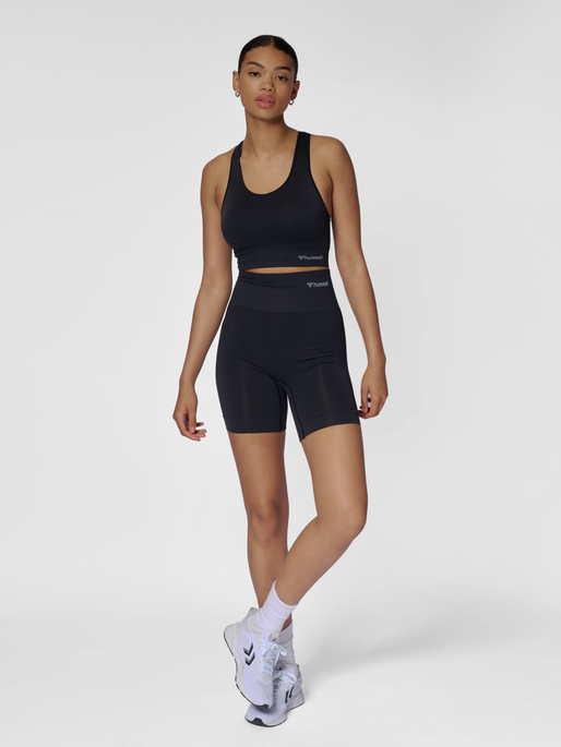 hmlTIF SEAMLESS PADDED SPORTS BRA, BLACK, model