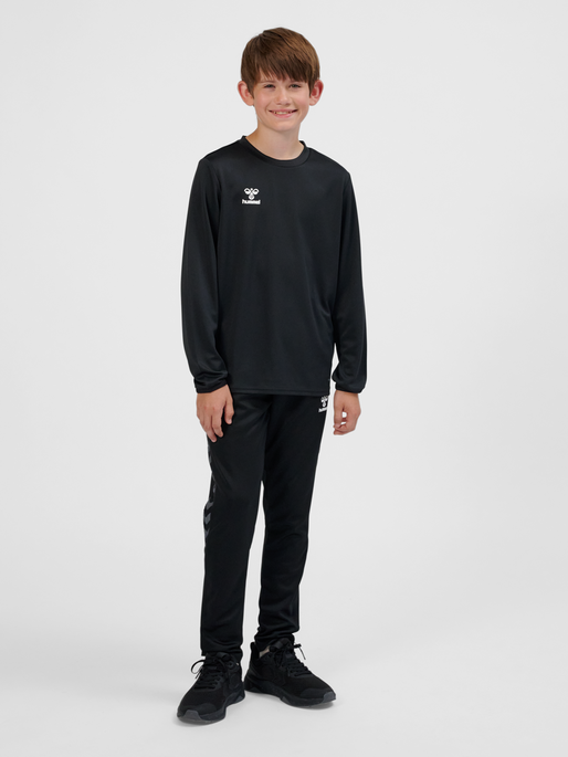hmlESSENTIAL SWEATSHIRT KIDS, BLACK, model