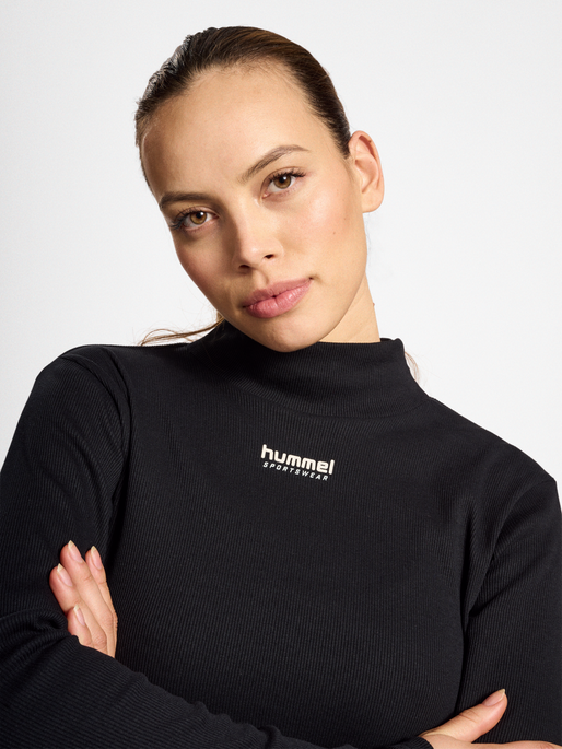 hmlLGC GISA TURTLENECK, BLACK, model
