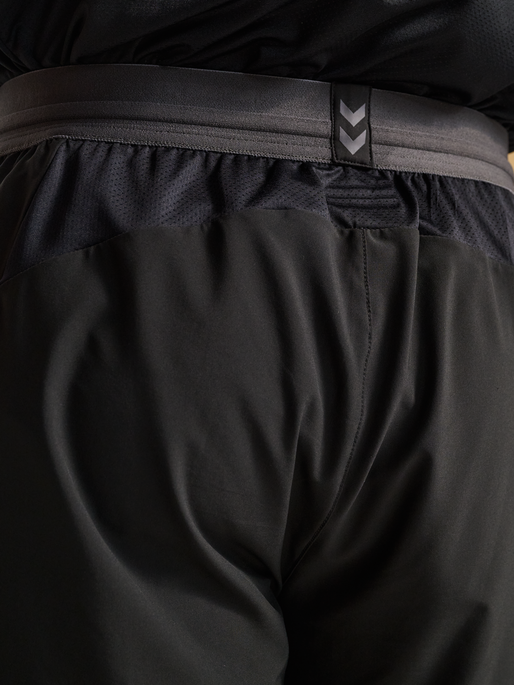 hmlPRO TRAINING SHORTS, BLACK, model