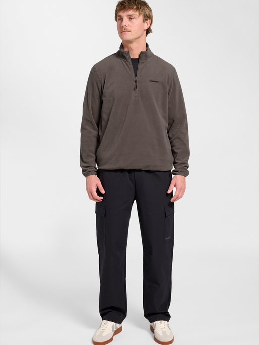 hmlACTIVE HALFZIP FLEECE JACKET, MAJOR BROWN, model