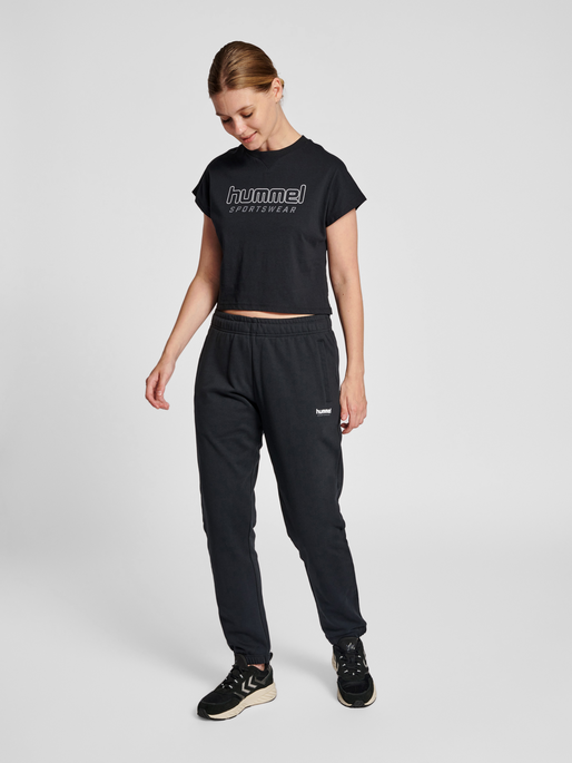 hmlLGC JUNE CROPPED T-SHIRT, BLACK, model