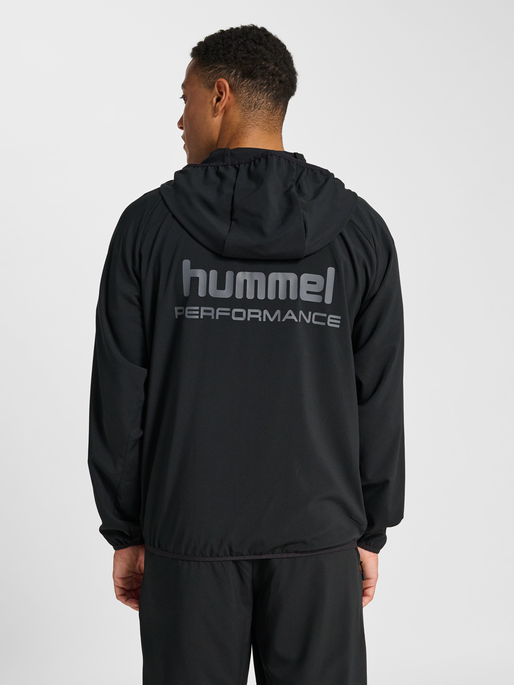hmlPULSE WINDBREAKER JACKET, BLACK, model
