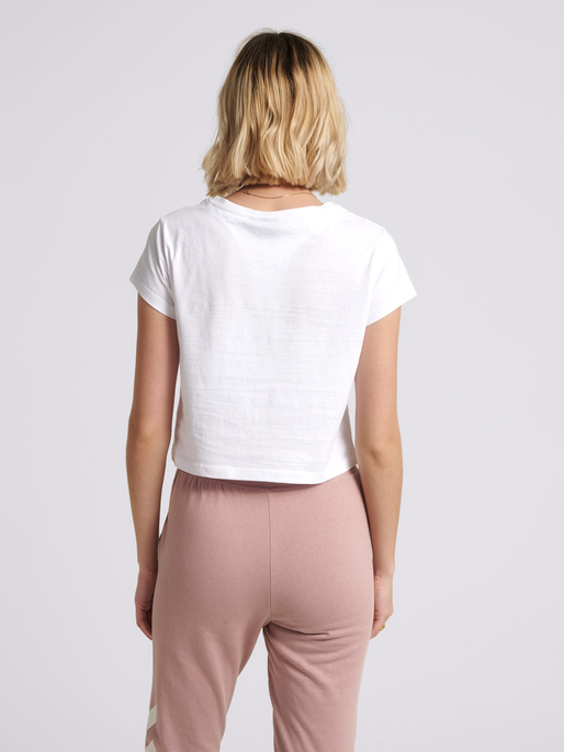 hmlLEGACY WOMAN CROPPED T-SHIRT, 9001, model
