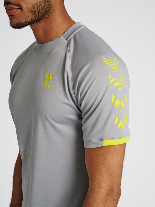 hmlGG12 ACTION JERSEY S/S, 1100, model