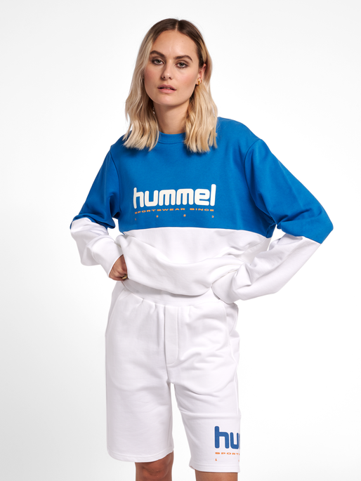 hmlLGC MANFRED SWEATSHIRT, WHITE, model