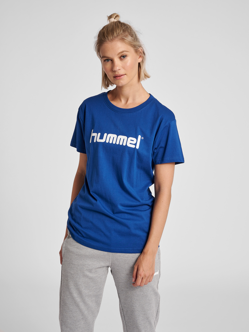 HMLGO COTTON LOGO T-SHIRT WOMAN S/S, TRUE BLUE, model