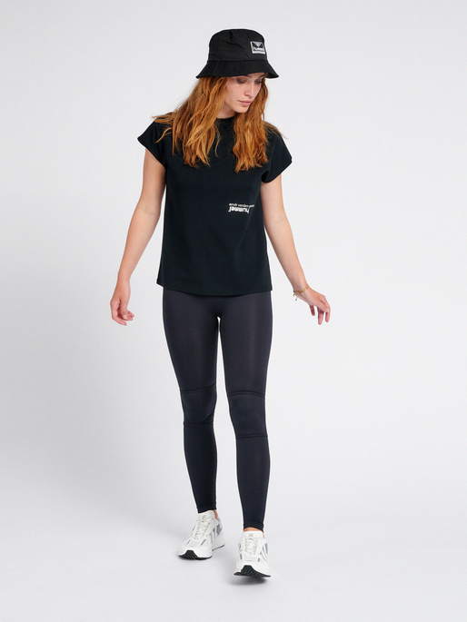 hmlHEROINE SEAMLESS TIGHTS , 2001, model