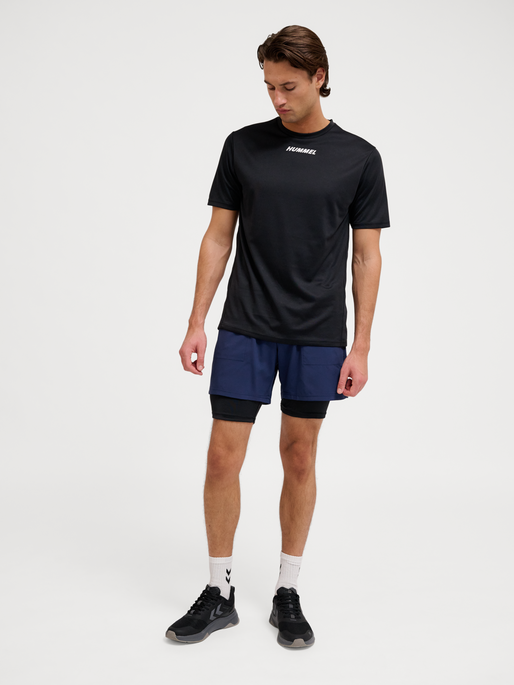 hmlTE TOPAZ TIGHT SHORTS, BLACK, model