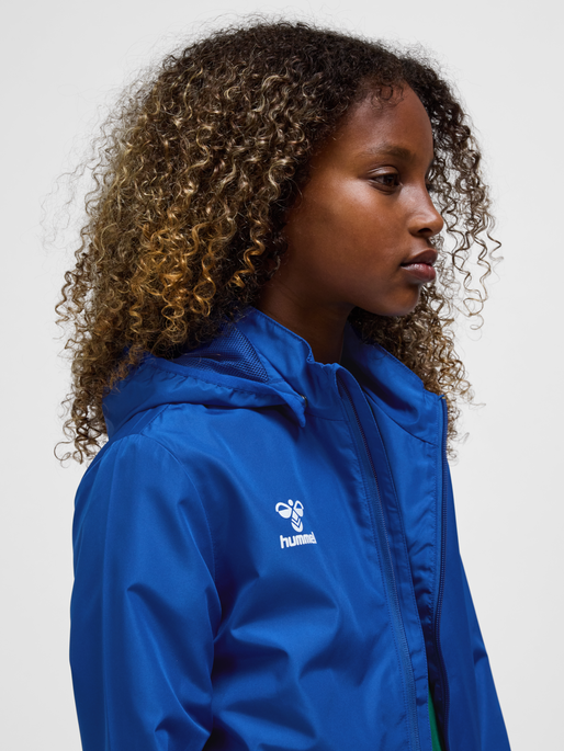 hmlESSENTIAL AW JACKET KIDS, TRUE BLUE, model