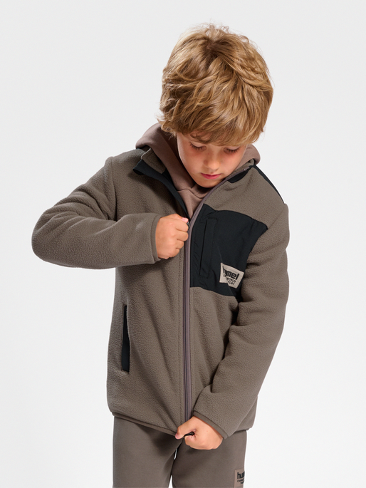 hmlDARE FLEECE JACKET, 1559, model
